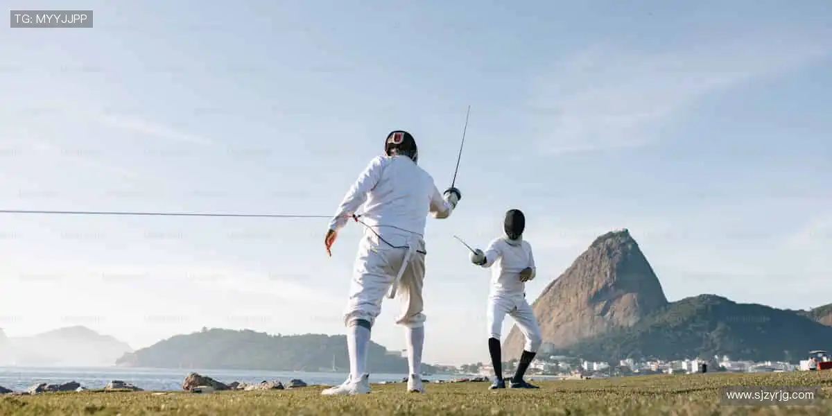 正品周边彰显态度，球迷专属热血收藏🎯